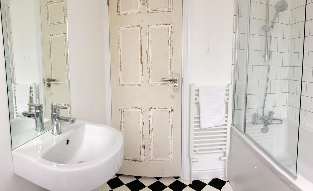 The Blue Door 4*