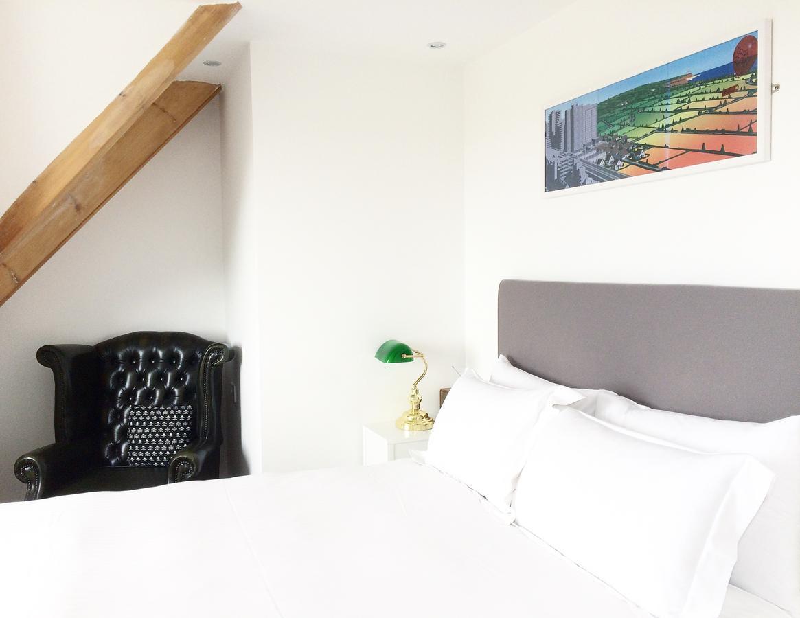Bed & Breakfast The Blue Door 4*